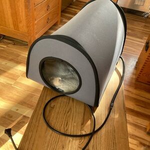 K&H Pet Products Thermo Mod Cat Shelter Weatherproof Outdoor Heated Cat House